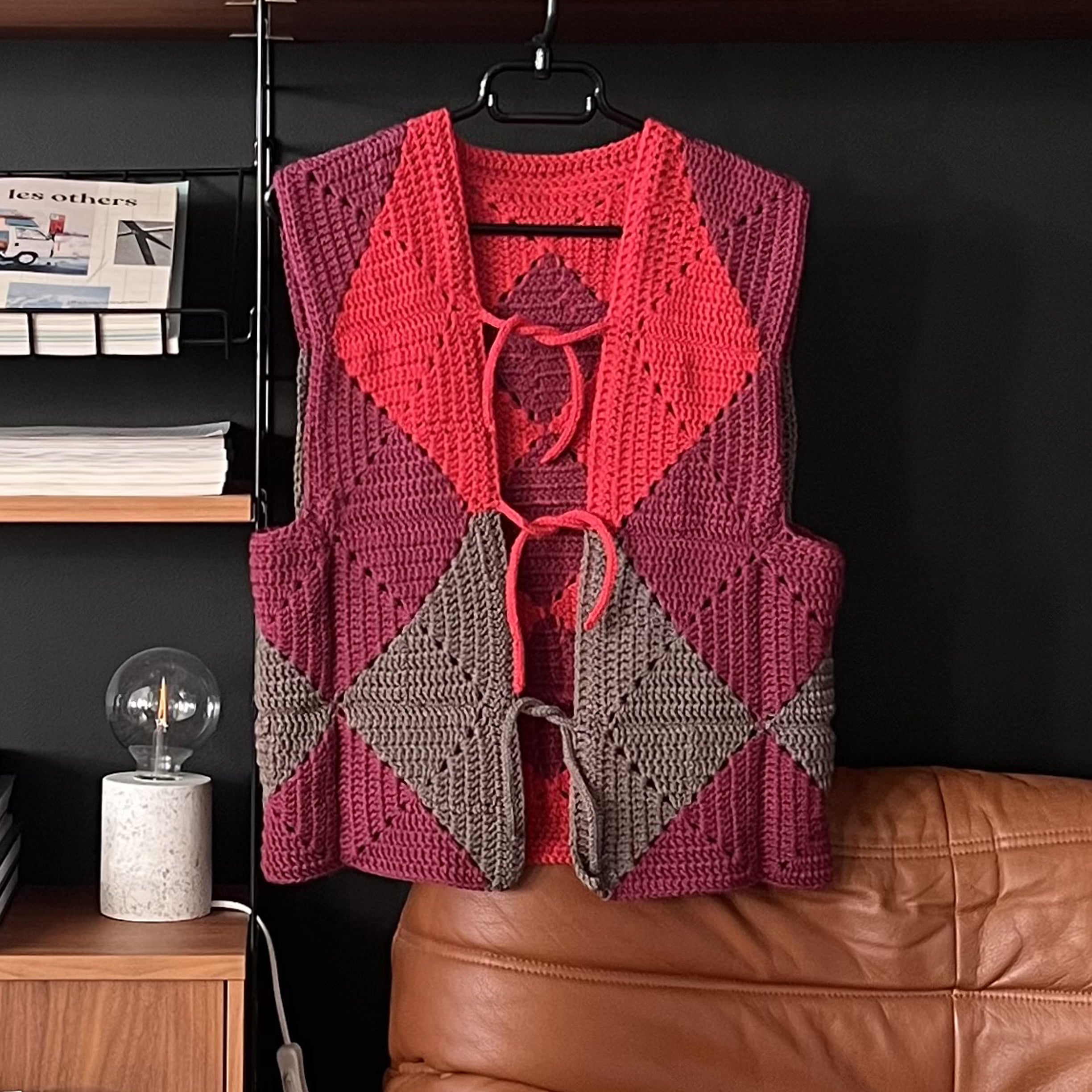 Le gilet "ARIZONA" en solid granny squares