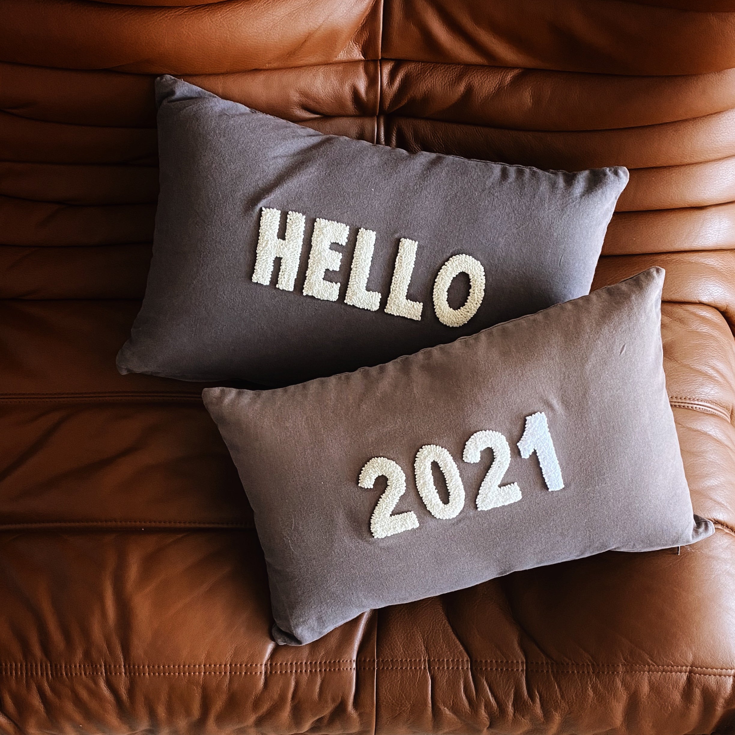 Coussin rectangulaire "2021" - Beige/Gris