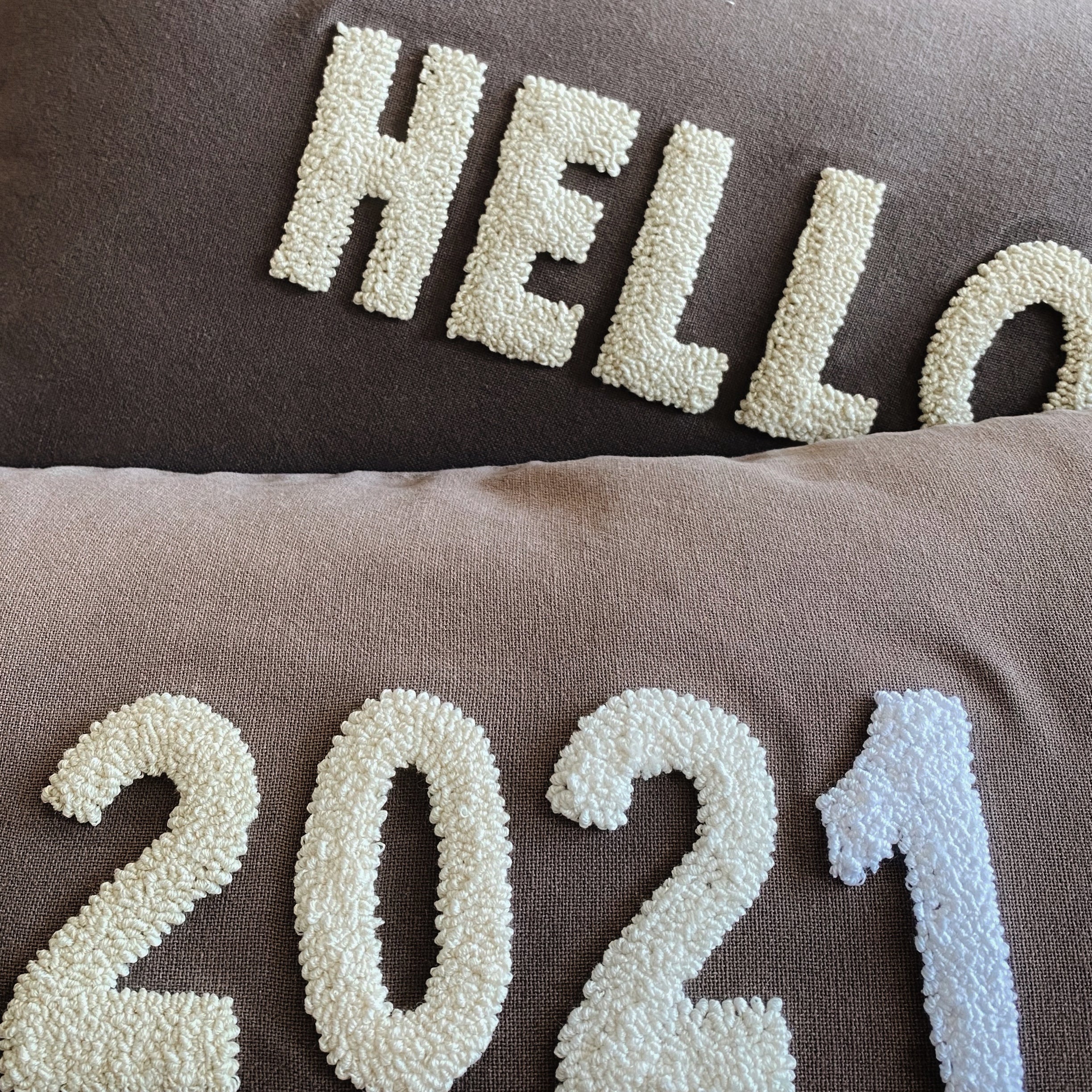 Coussin rectangulaire "2021" - Beige/Gris