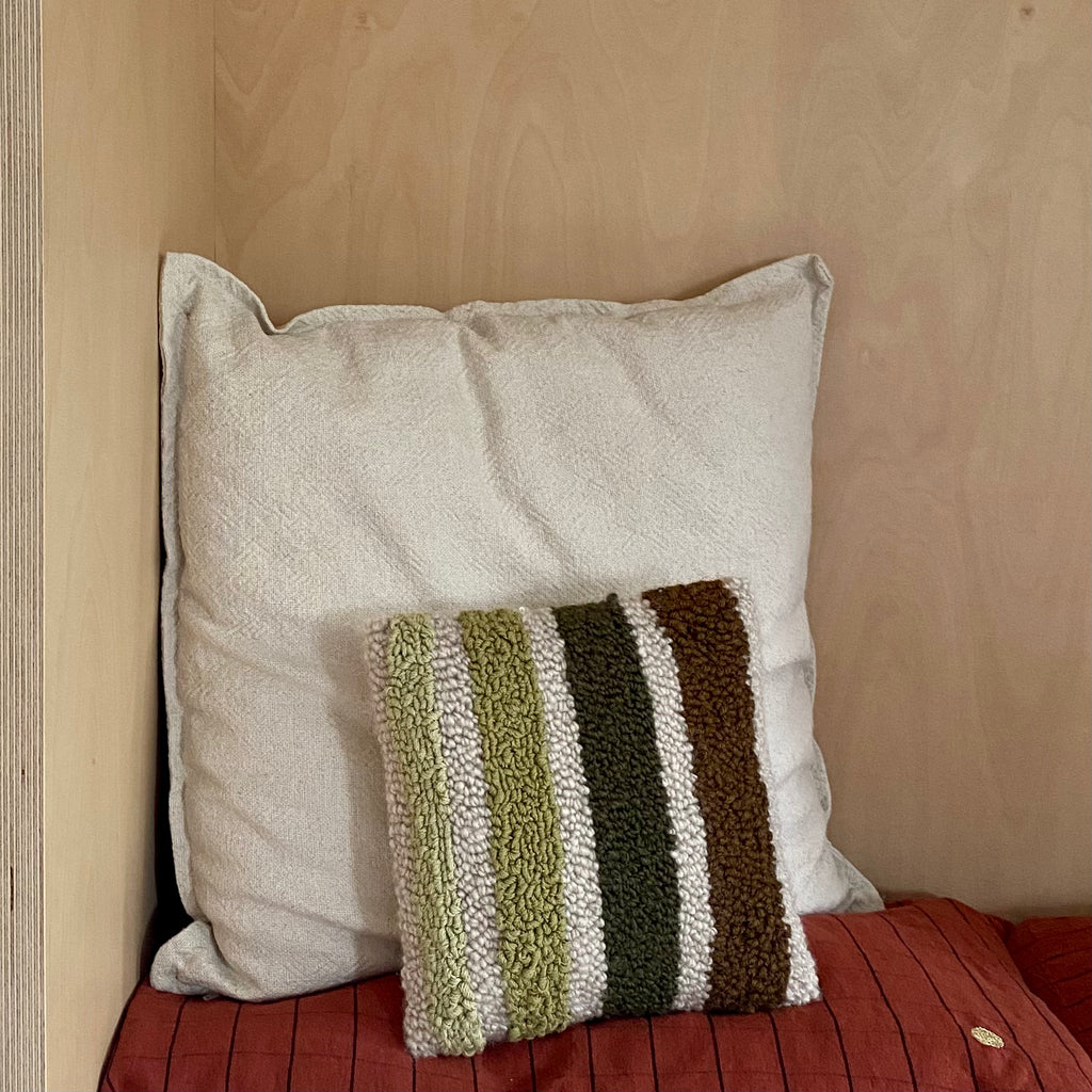 Coussin rayures beige/verts - Punchneedle